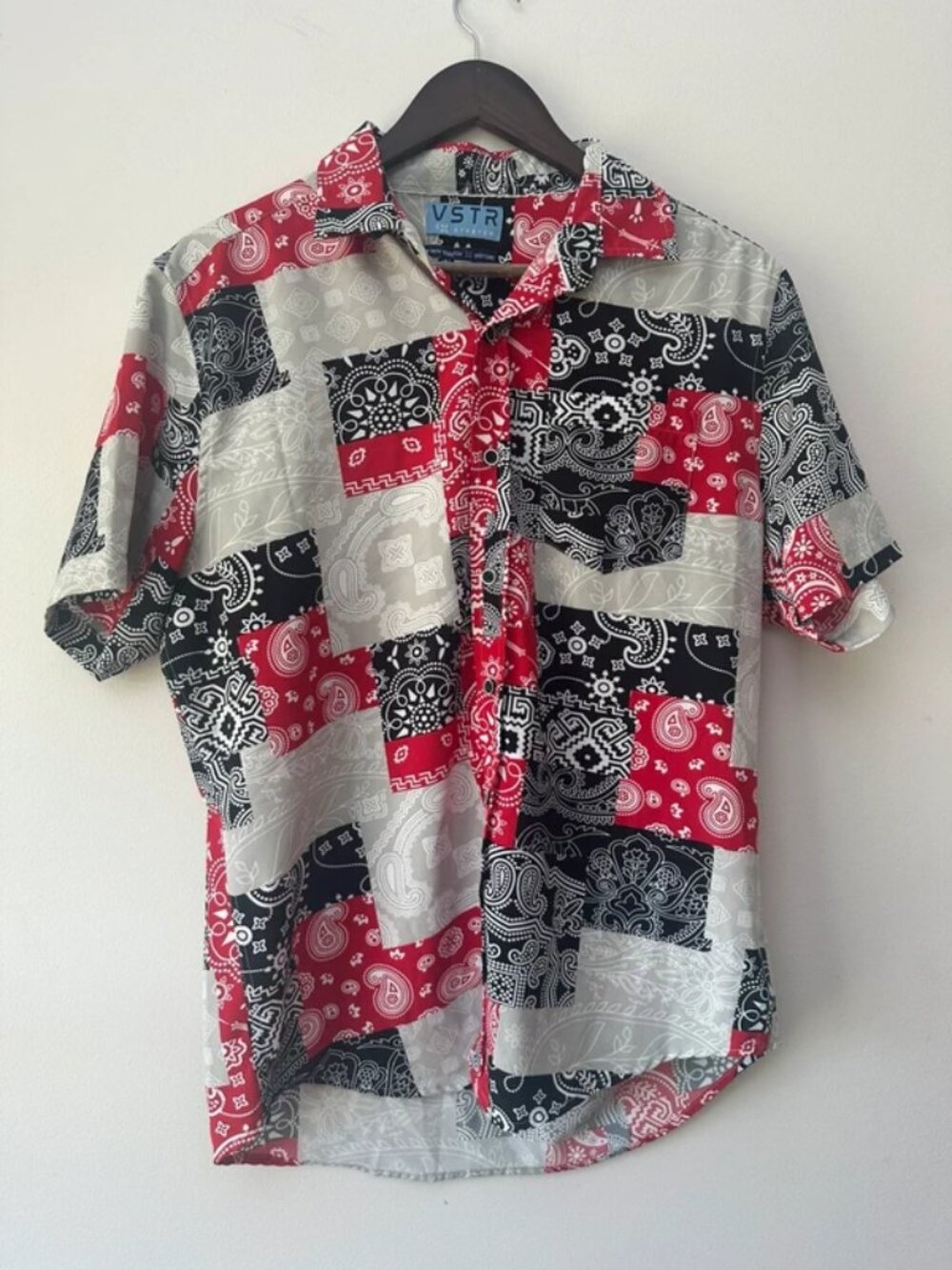 VSTR 4-way Stretch Mens Medium Red Black Bandana Patchwork ButtonUp Slicky Shirt